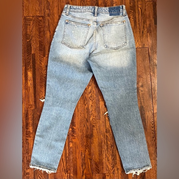 ABERCROMBIE & FITCH Curve Love The High Rise Skinny Distressed in Medium Wash - Picture 7 of 8